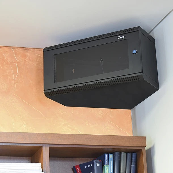 Gabinete Rack de Pared Compacto Triangular de 5U con Puerta en vidrio • Color: Negro