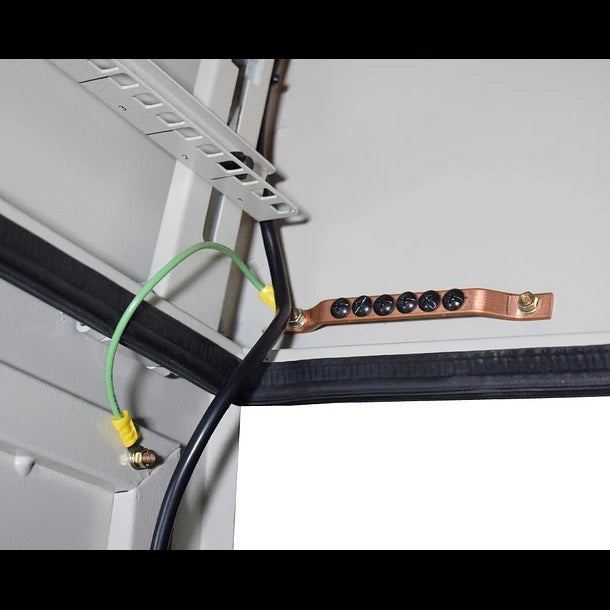 Gabinete Rack de Exteriores para Montaje en Poste | NEMA 4